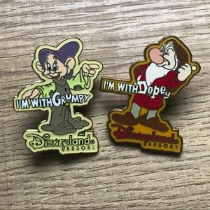 Disney pin grumpy and dopey
